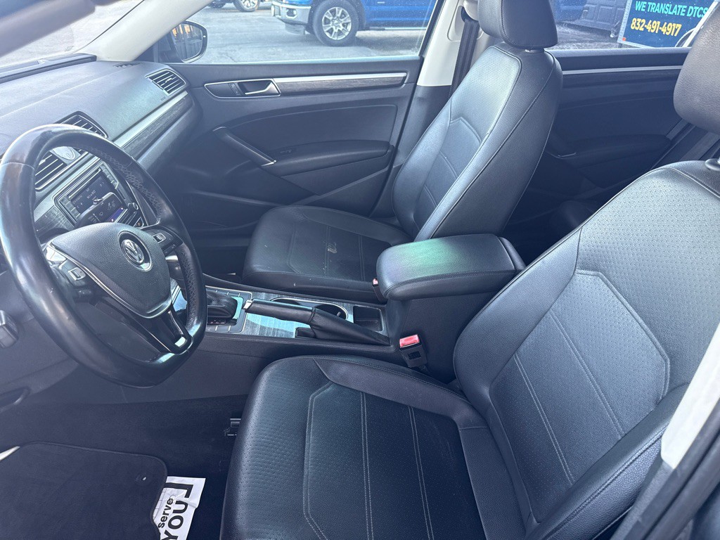 2017 Volkswagen Passat Image 10