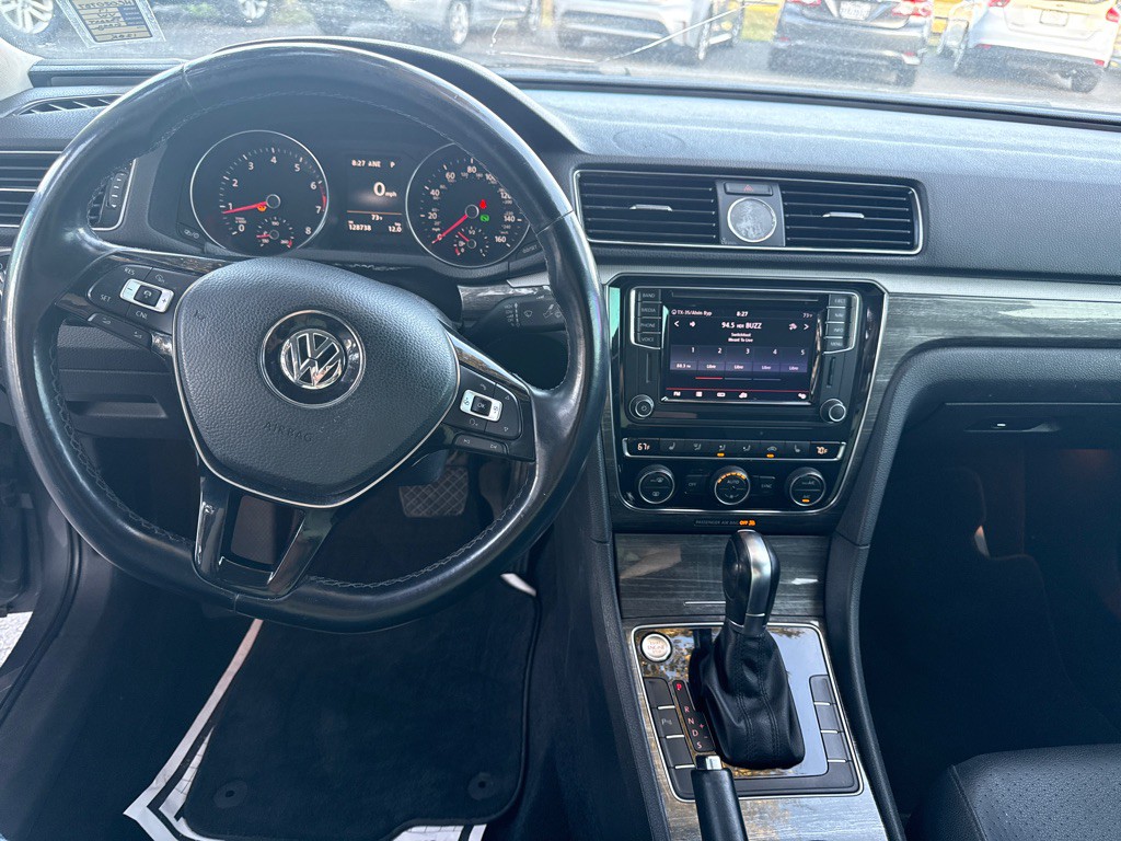 2017 Volkswagen Passat Image 12