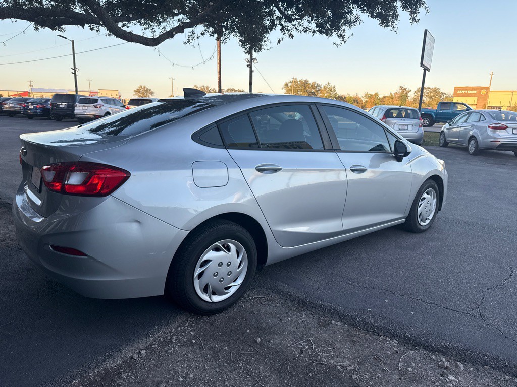 2019 Chevrolet Cruze Image 6