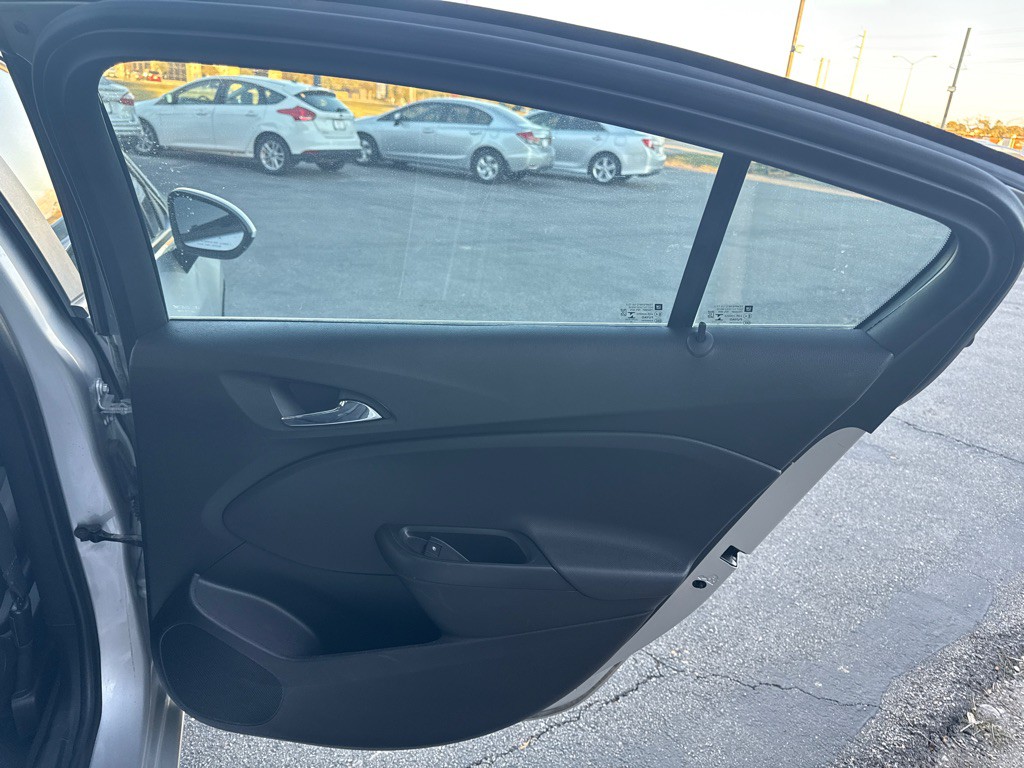 2019 Chevrolet Cruze Image 19