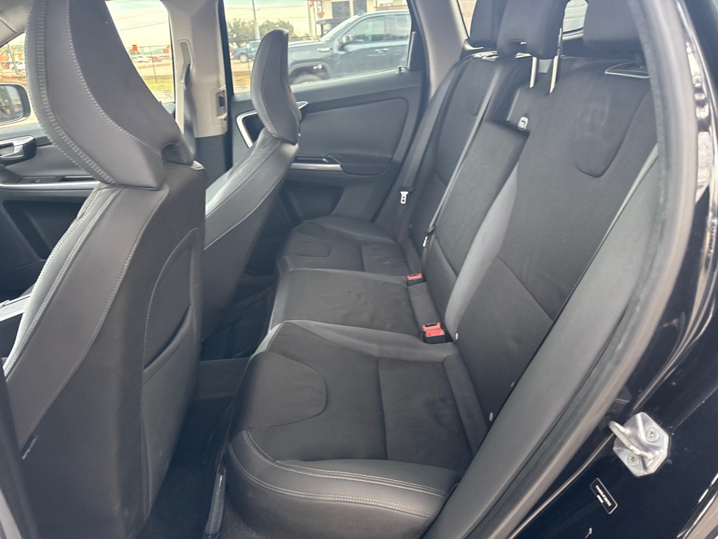 2015 Volvo XC60 Image 13