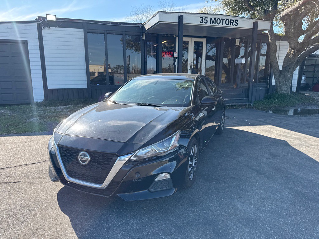 2019 Nissan Altima Image 2