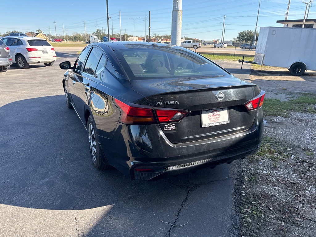 2019 Nissan Altima Image 4