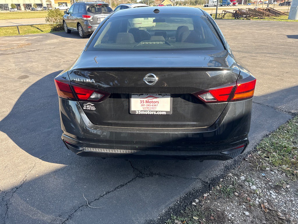 2019 Nissan Altima Image 5