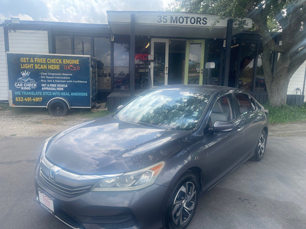 2017 Honda Accord Image 1