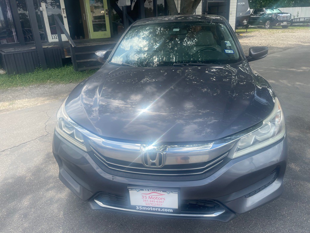 2017 Honda Accord Image 2