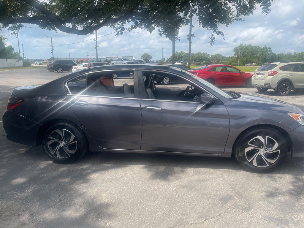 2017 Honda Accord Image 4