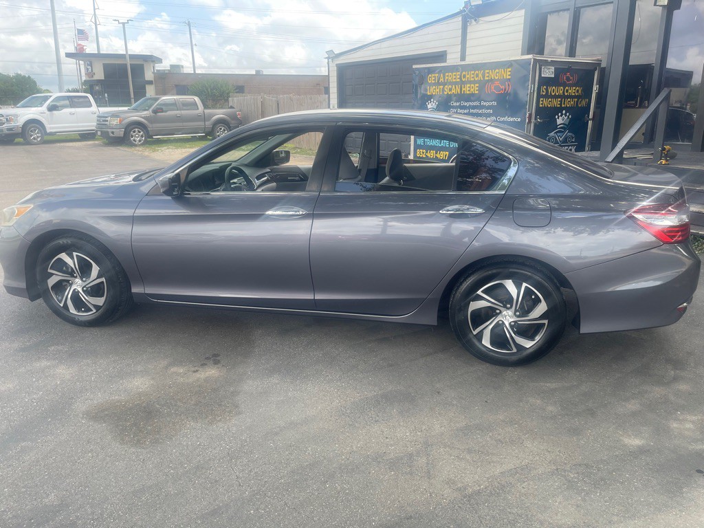 2017 Honda Accord Image 8