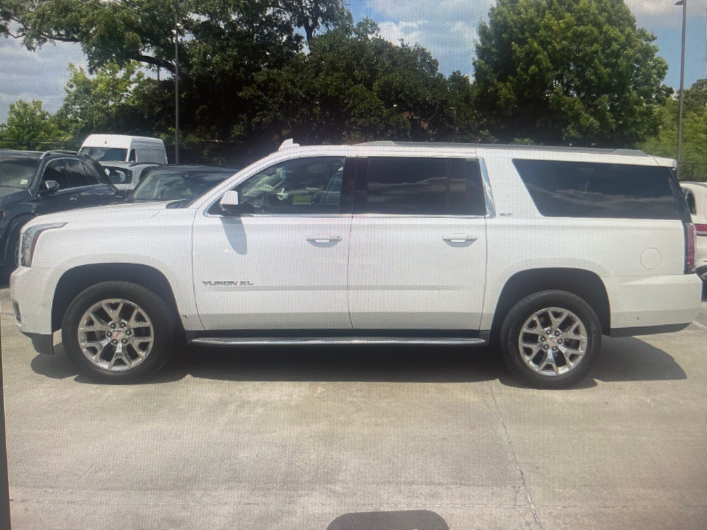 2016 GMC Yukon Image 2