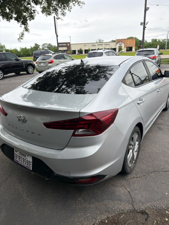2020 Hyundai Elantra Image 3