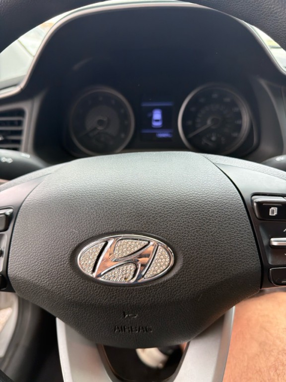 2020 Hyundai Elantra Image 7