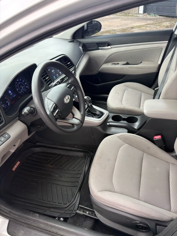 2020 Hyundai Elantra Image 8