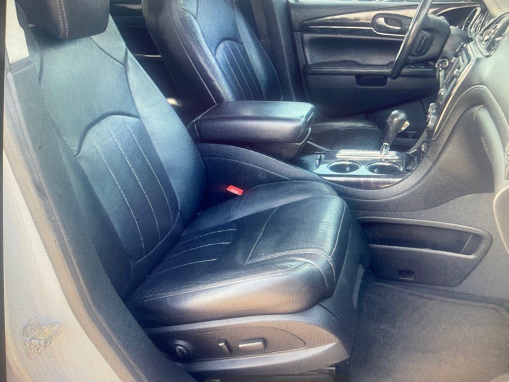 2016 Buick Enclave Image 8