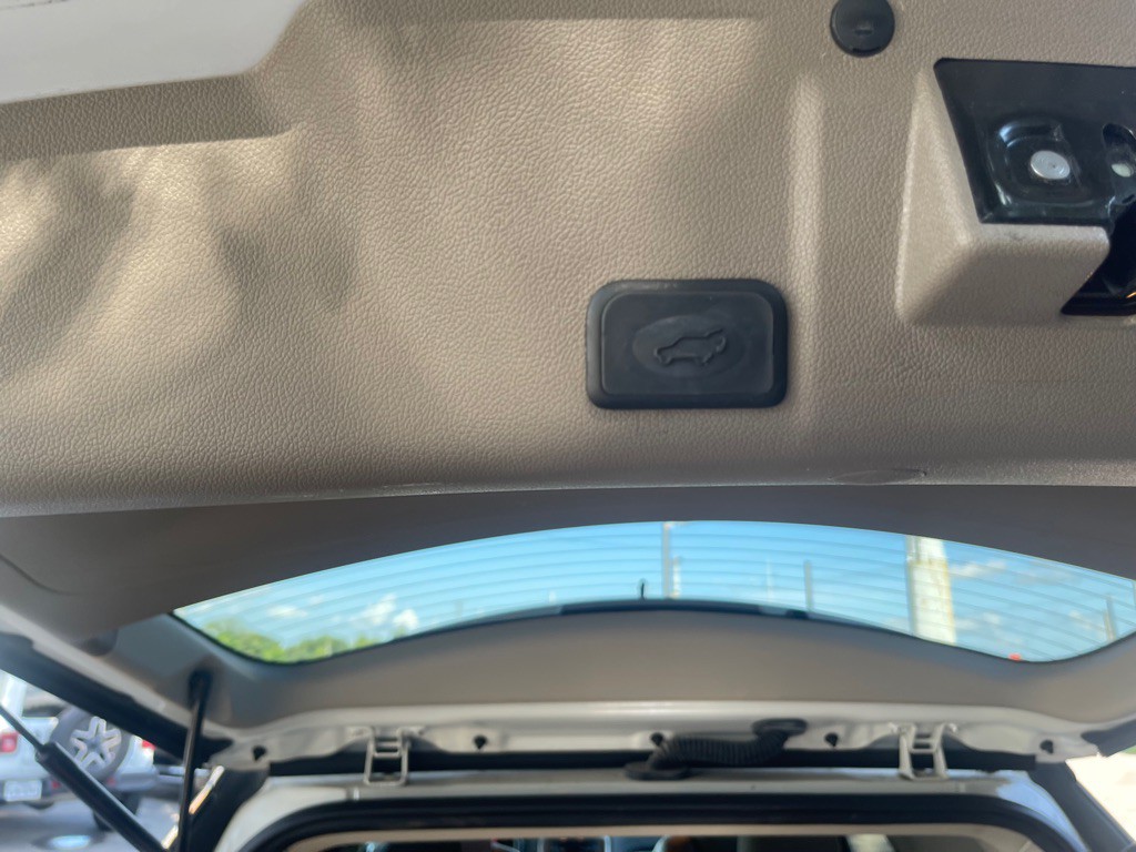 2016 Buick Enclave Image 28
