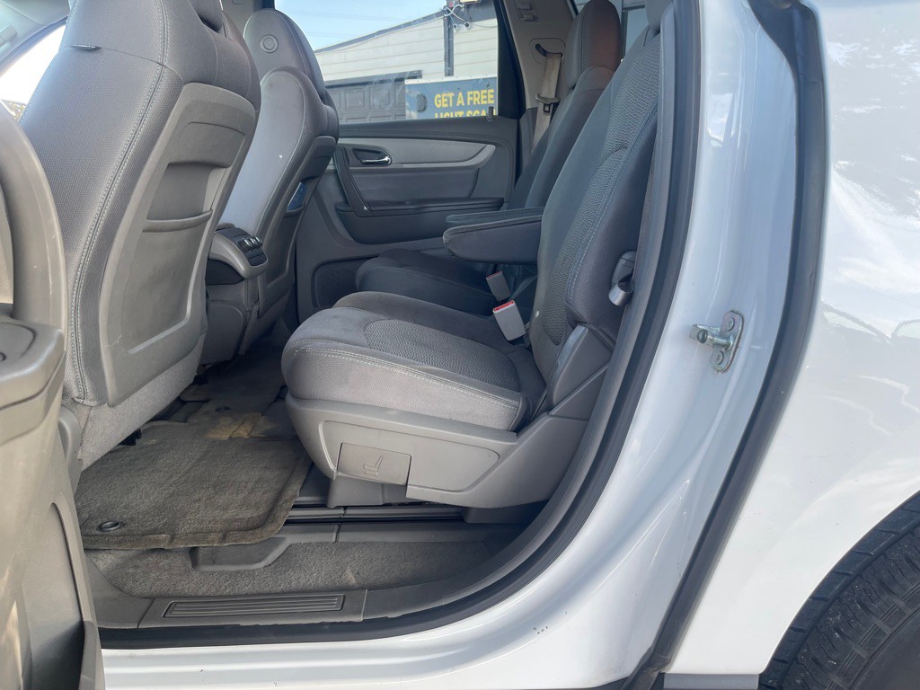 2016 Buick Enclave Image 39