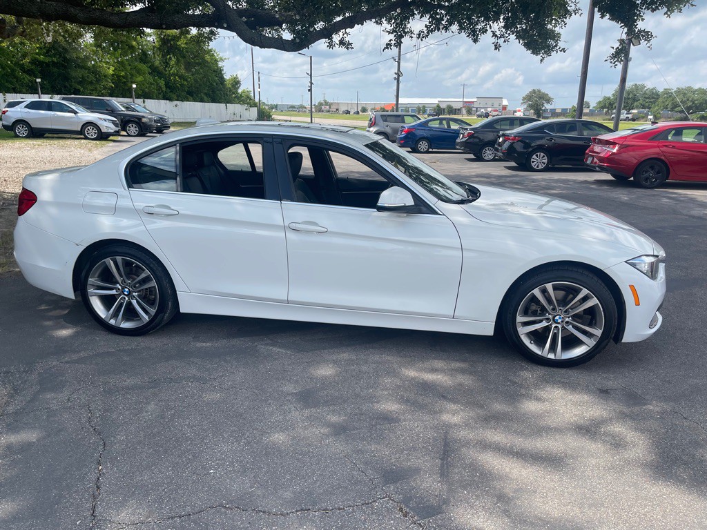 2017 BMW 3 Series Image 3