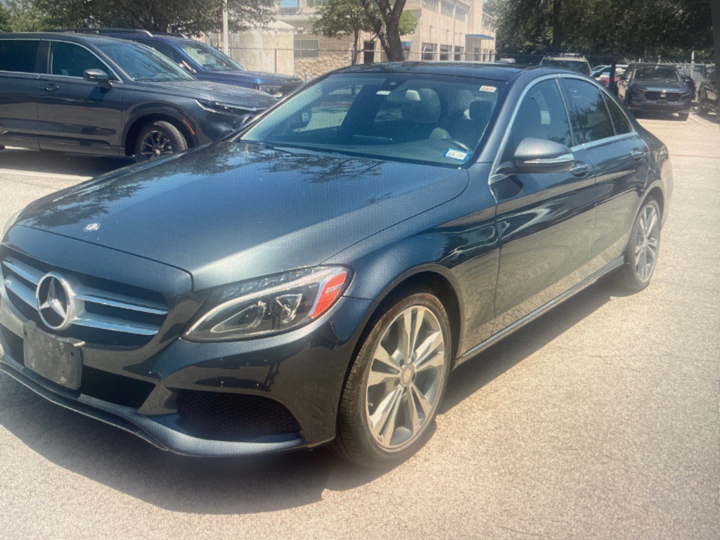 2015 Mercedes-Benz C-Class Image 1