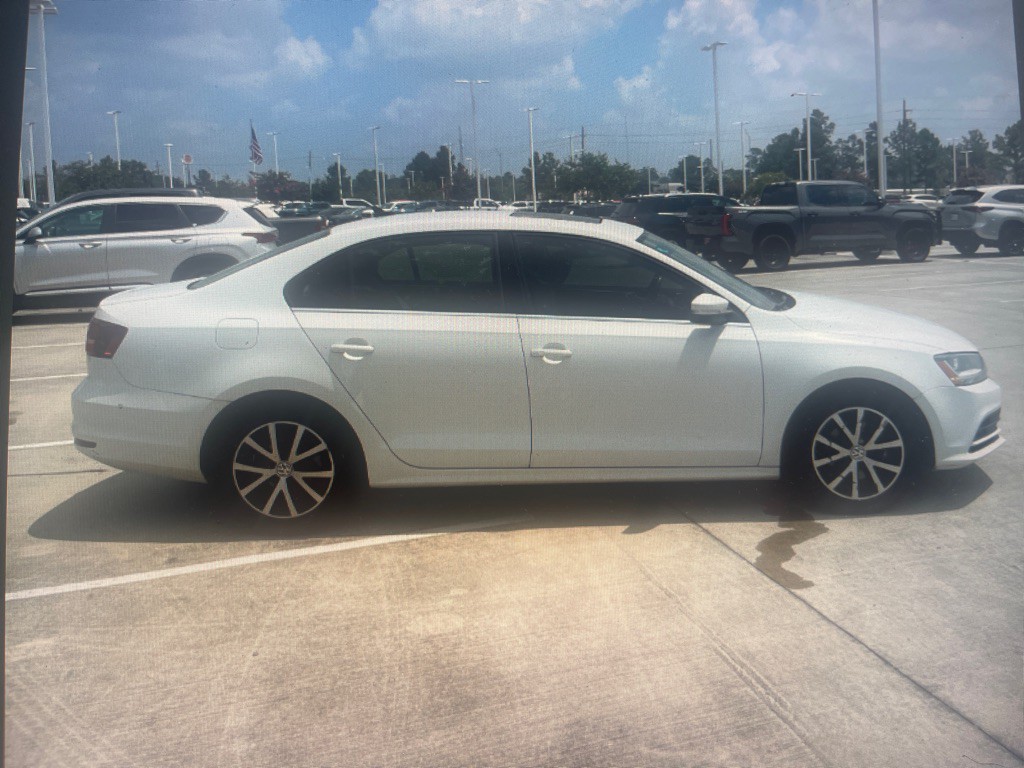 2017 Volkswagen Jetta Image 3