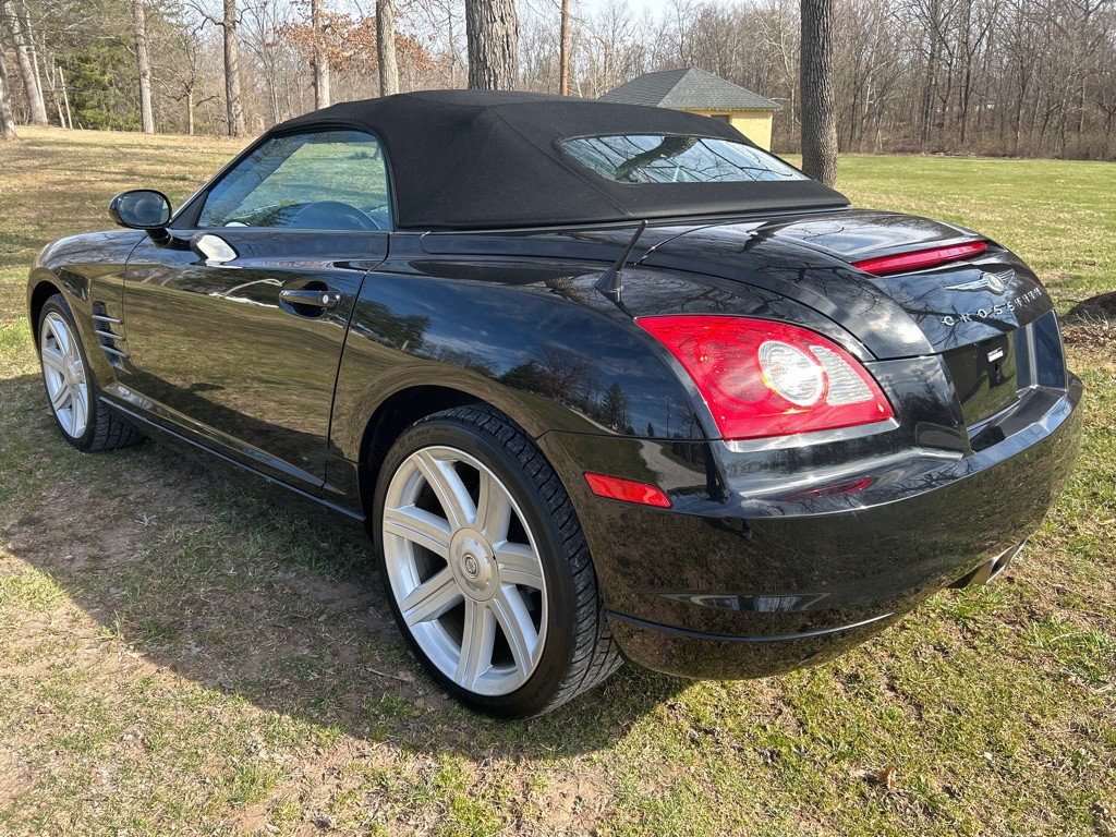 2006 Chrysler Crossfire Image 8
