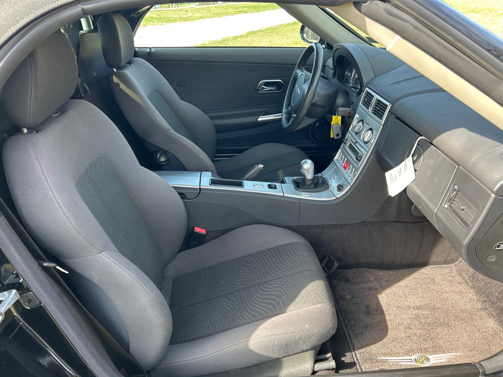 2006 Chrysler Crossfire Image 17