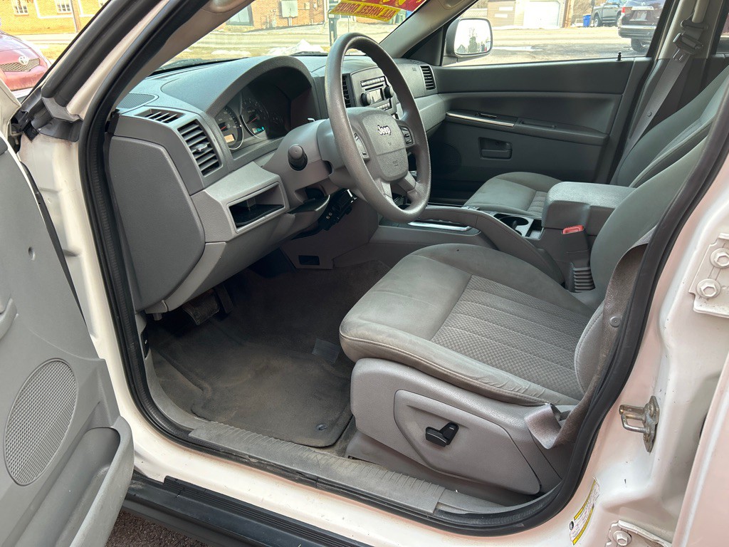 2005 Jeep Grand Cherokee Image 9