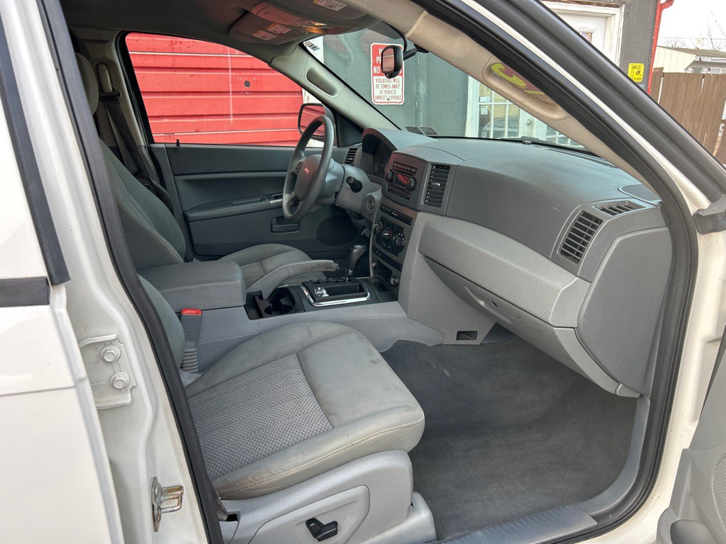 2005 Jeep Grand Cherokee Image 12