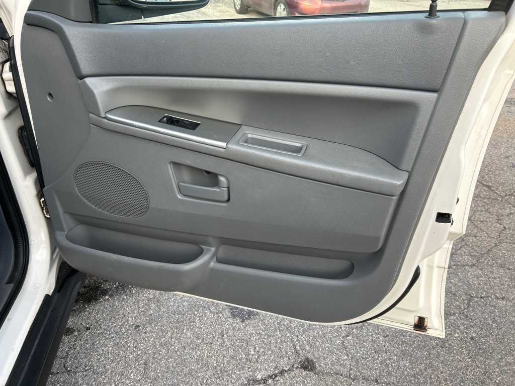 2005 Jeep Grand Cherokee Image 13