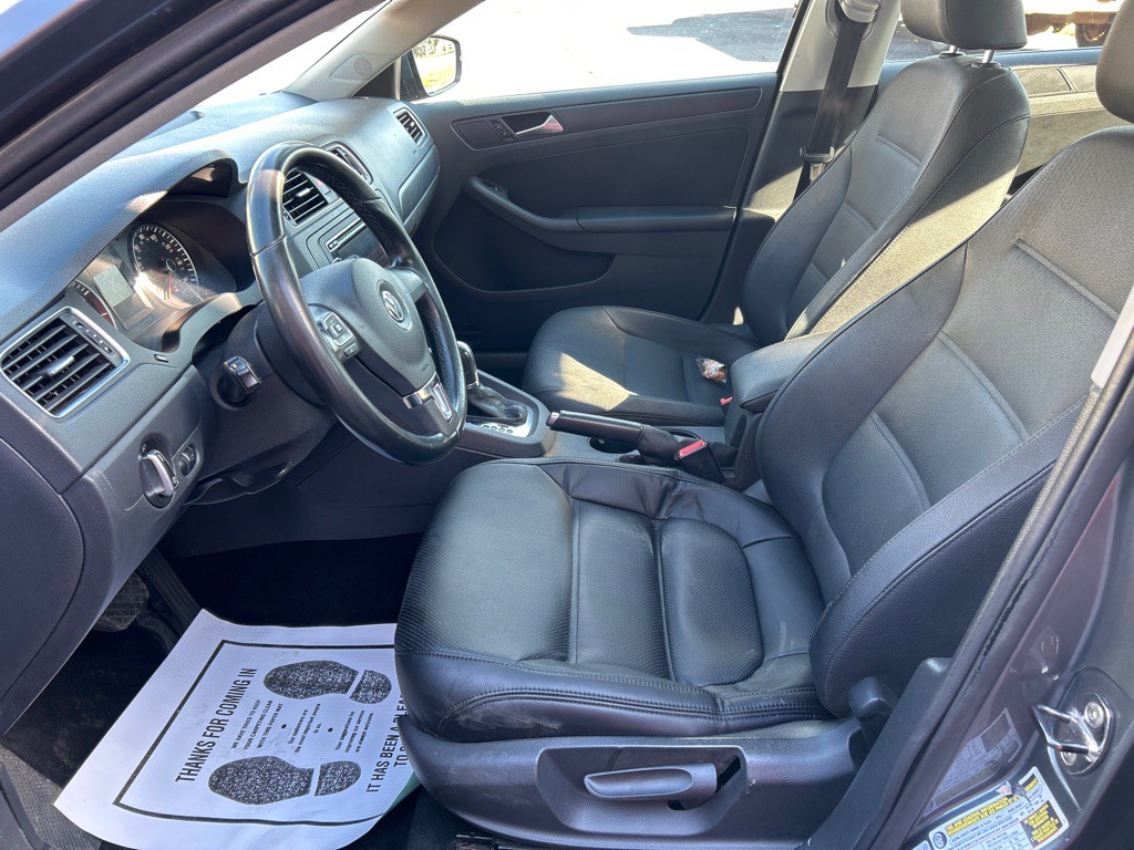 2012 Volkswagen Jetta Image 10