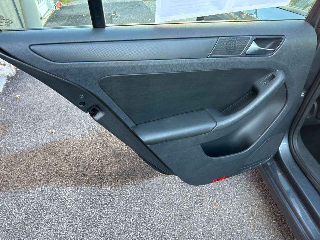 2012 Volkswagen Jetta Image 20