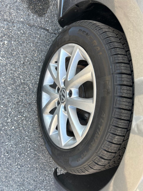 2012 Volkswagen Jetta Image 23