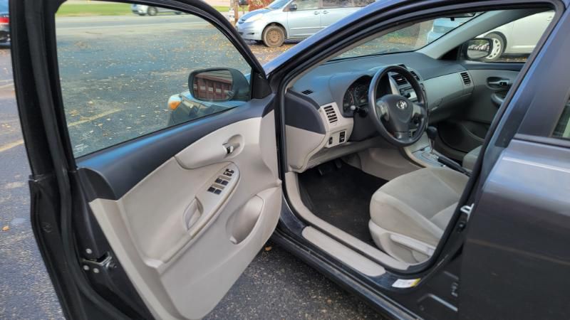 2012 Toyota Corolla Image 11