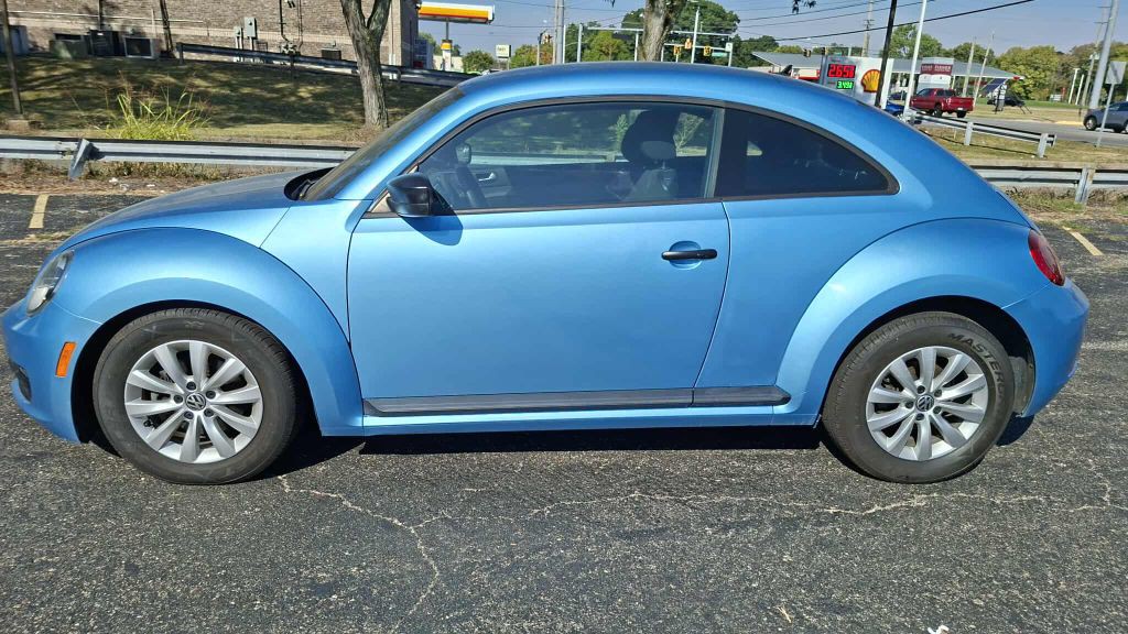 2013 Volkswagen Beetle Image 4