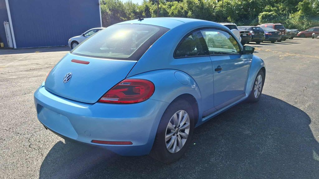 2013 Volkswagen Beetle Image 7