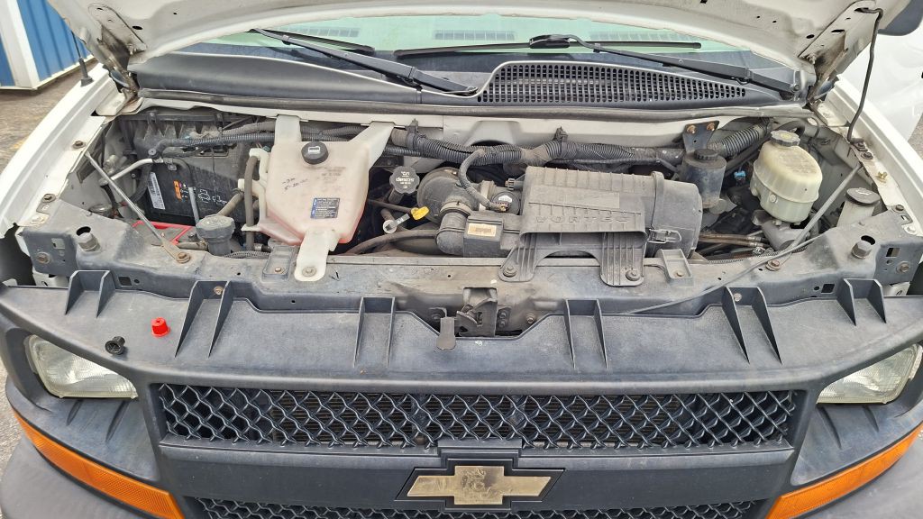 2014 Chevrolet Express Image 4