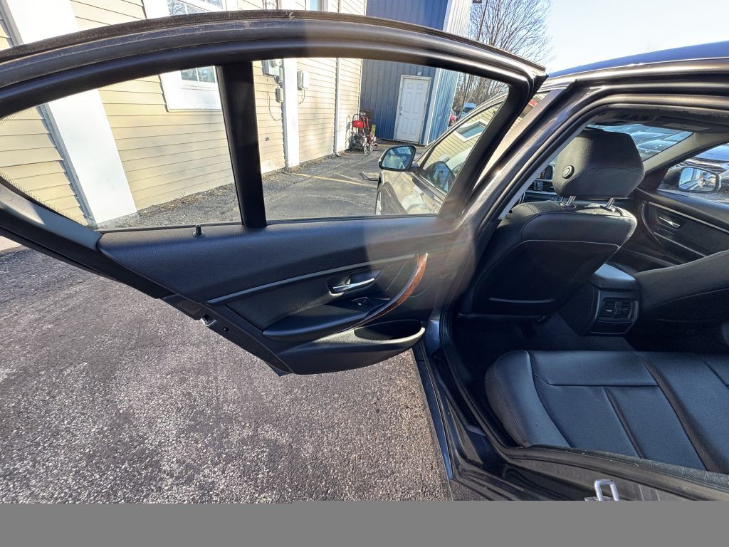 2014 BMW 3 Series Image 6