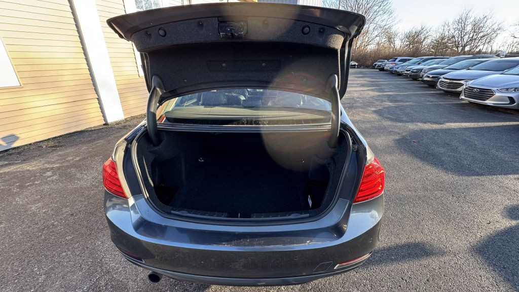 2014 BMW 3 Series Image 8