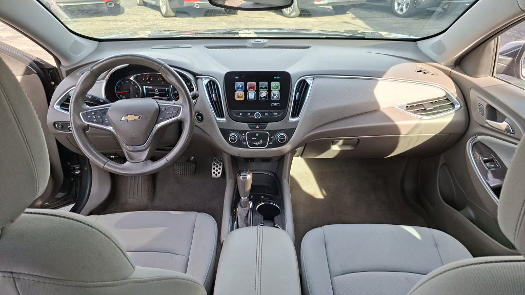 2016 Chevrolet Malibu Image 4