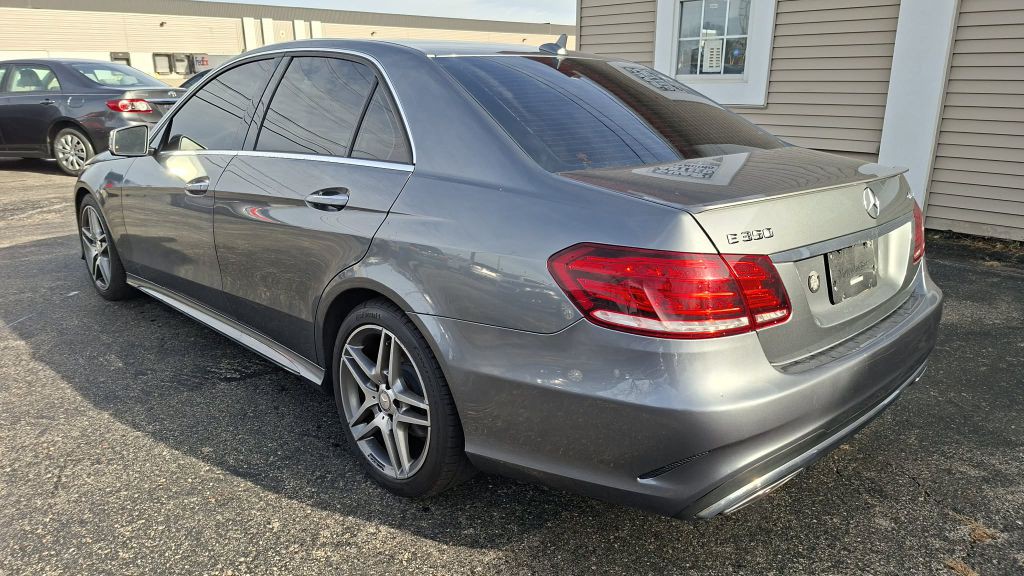 2016 Mercedes-Benz E-Class Image 2