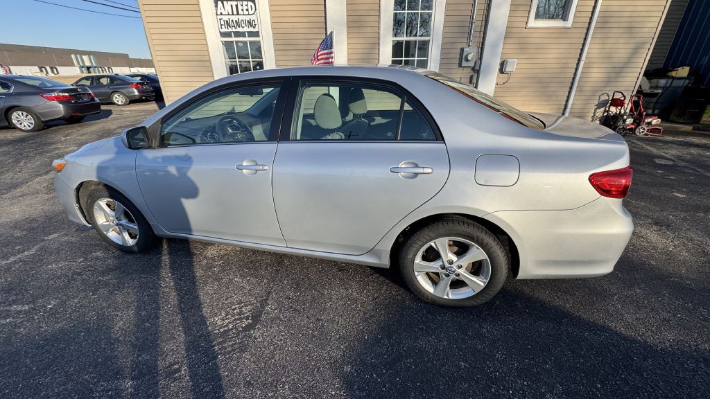 2013 Toyota Corolla Image 2