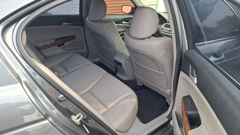 2012 Honda Accord Image 10