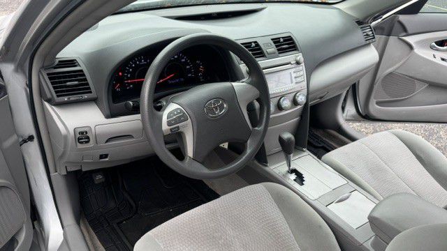 2011 Toyota Camry Image 1