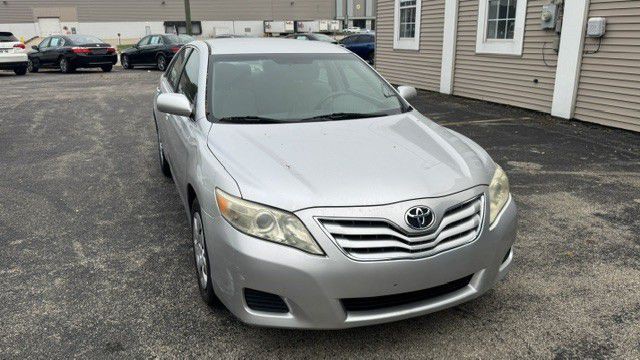2011 Toyota Camry Image 2