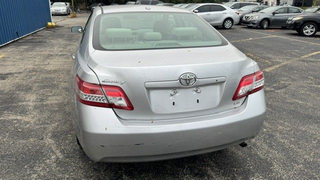 2011 Toyota Camry Image 6