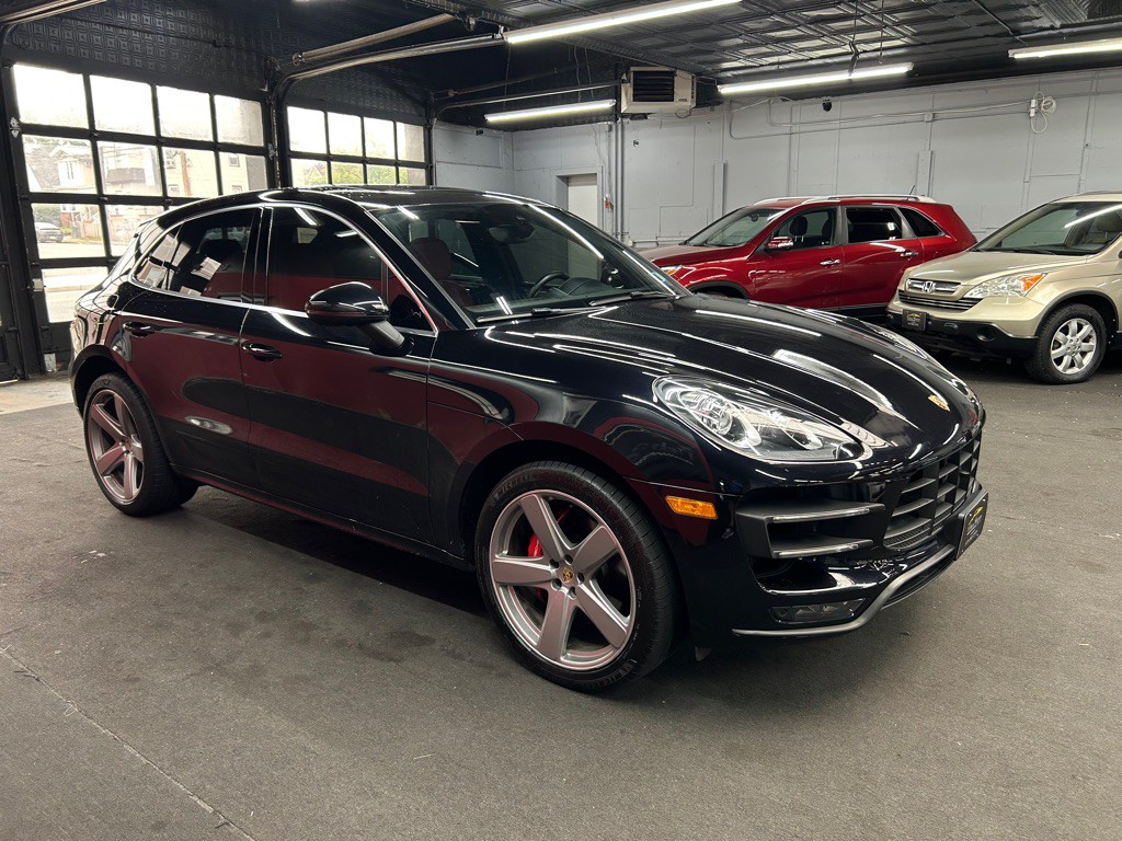 2015 Porsche Macan Image 8