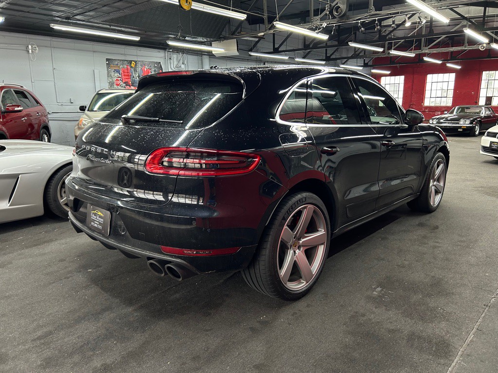 2015 Porsche Macan Image 11