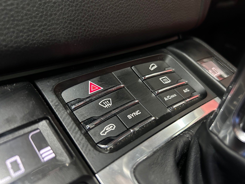 2015 Porsche Macan Image 52