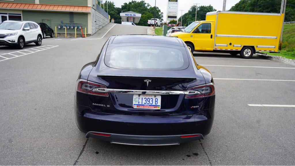 2013 Tesla Model S Image 4