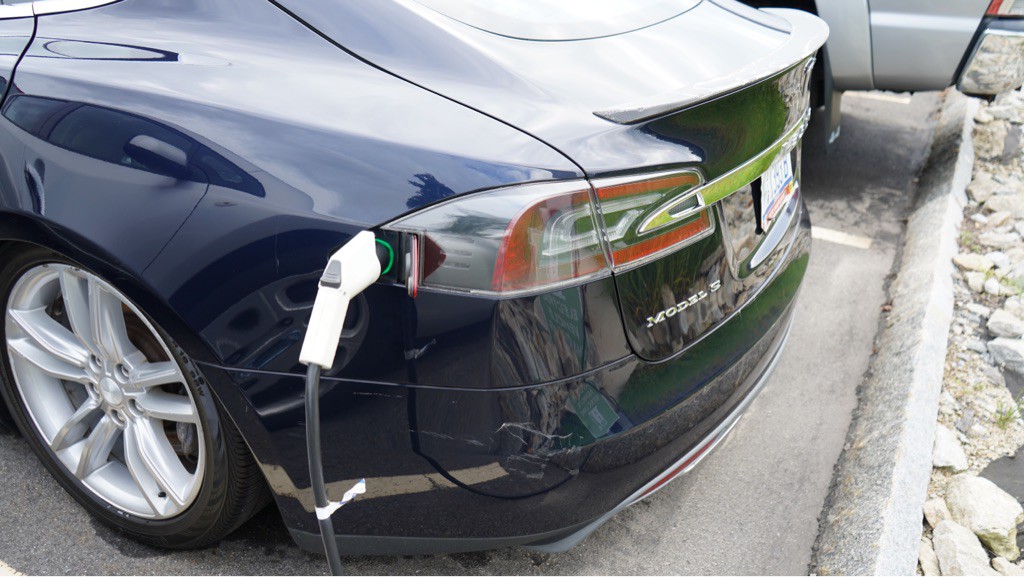 2013 Tesla Model S Image 9