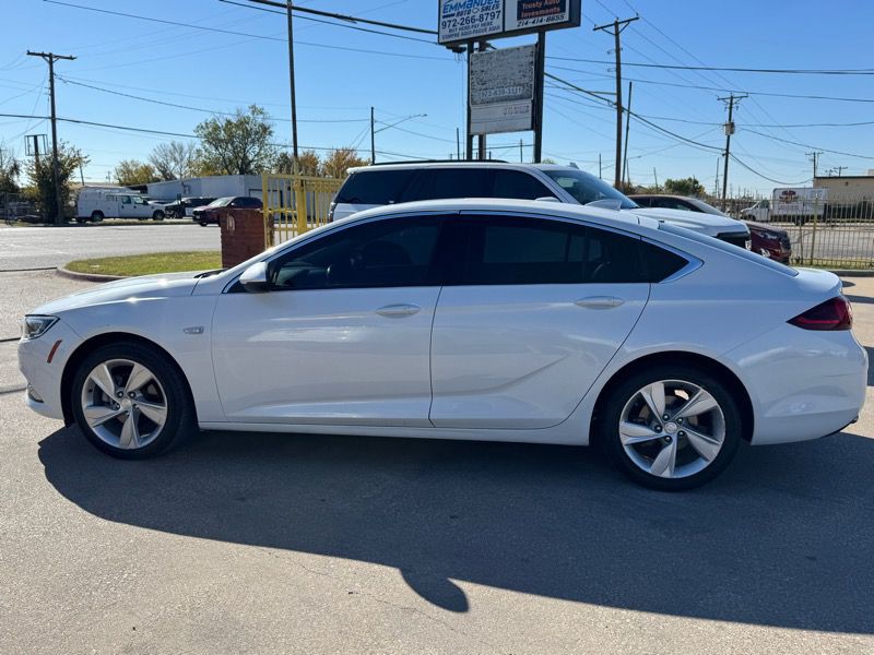 2018 Buick Regal Image 2