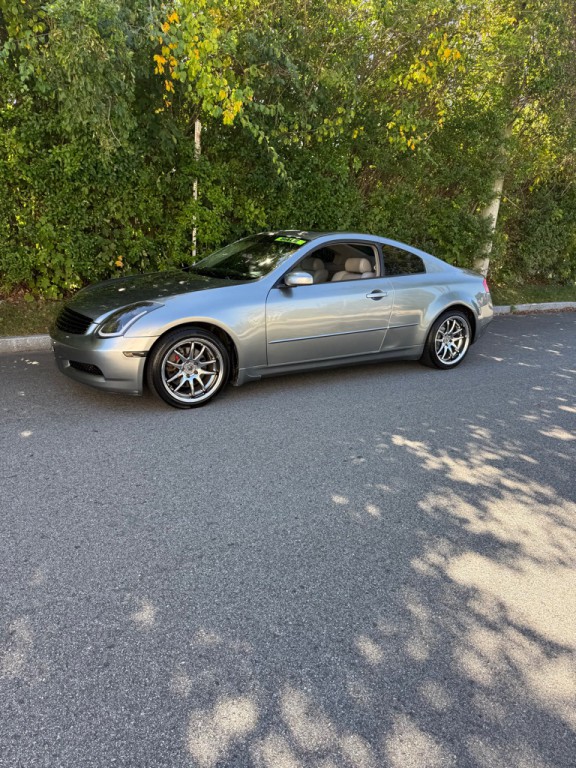 2005 INFINITI G35 Image 2